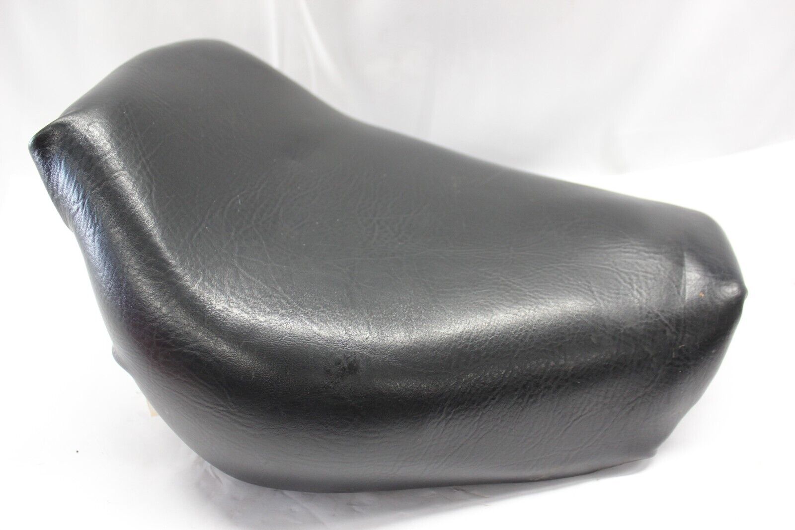 SEAT 77100-MB1-870 1984 Honda VF700C