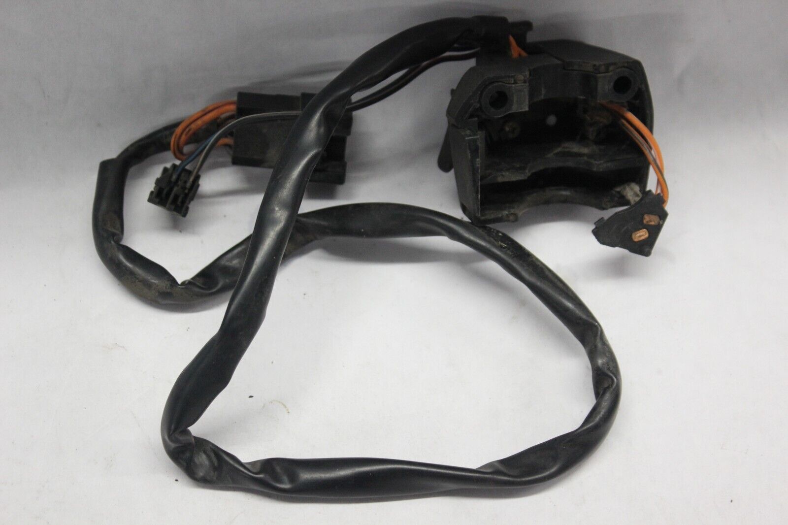 HANDLE SWITCH ASSY RIGHT (FOR PARTS ONLY) 37200-27E31 2001 GSF1200 SUZUKI BANDIT