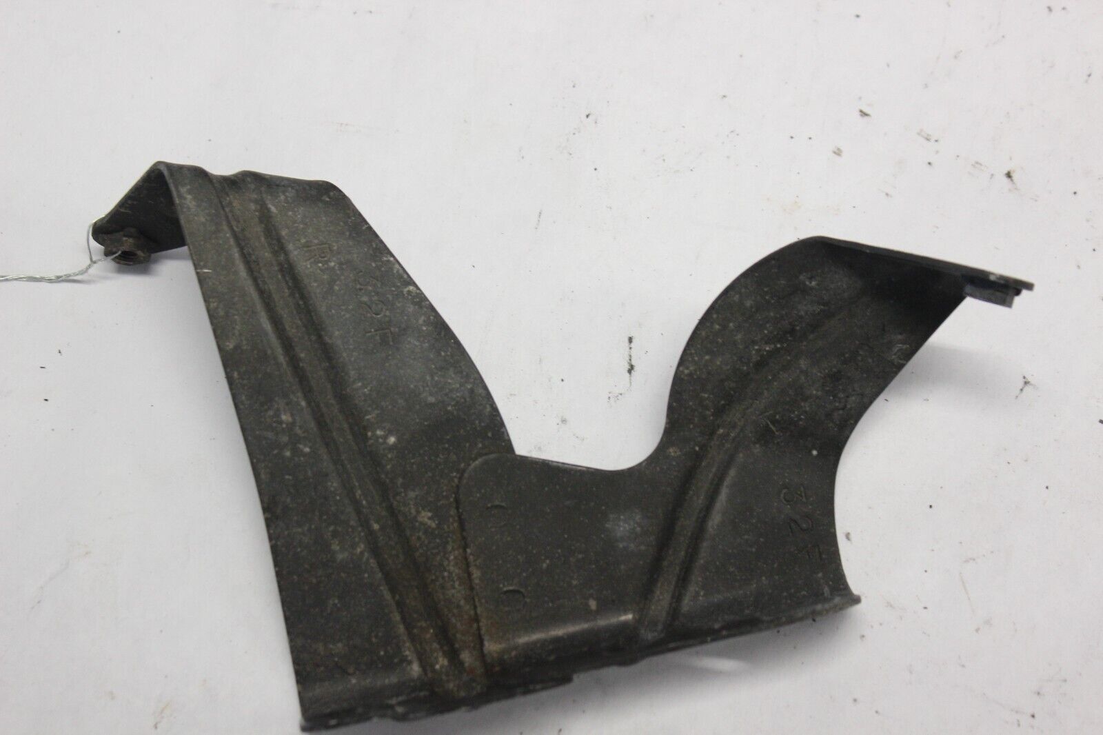 SIDE COWL BRACKET RIGHT 94540-32F00 2001 GSF1200 SUZUKI BANDIT