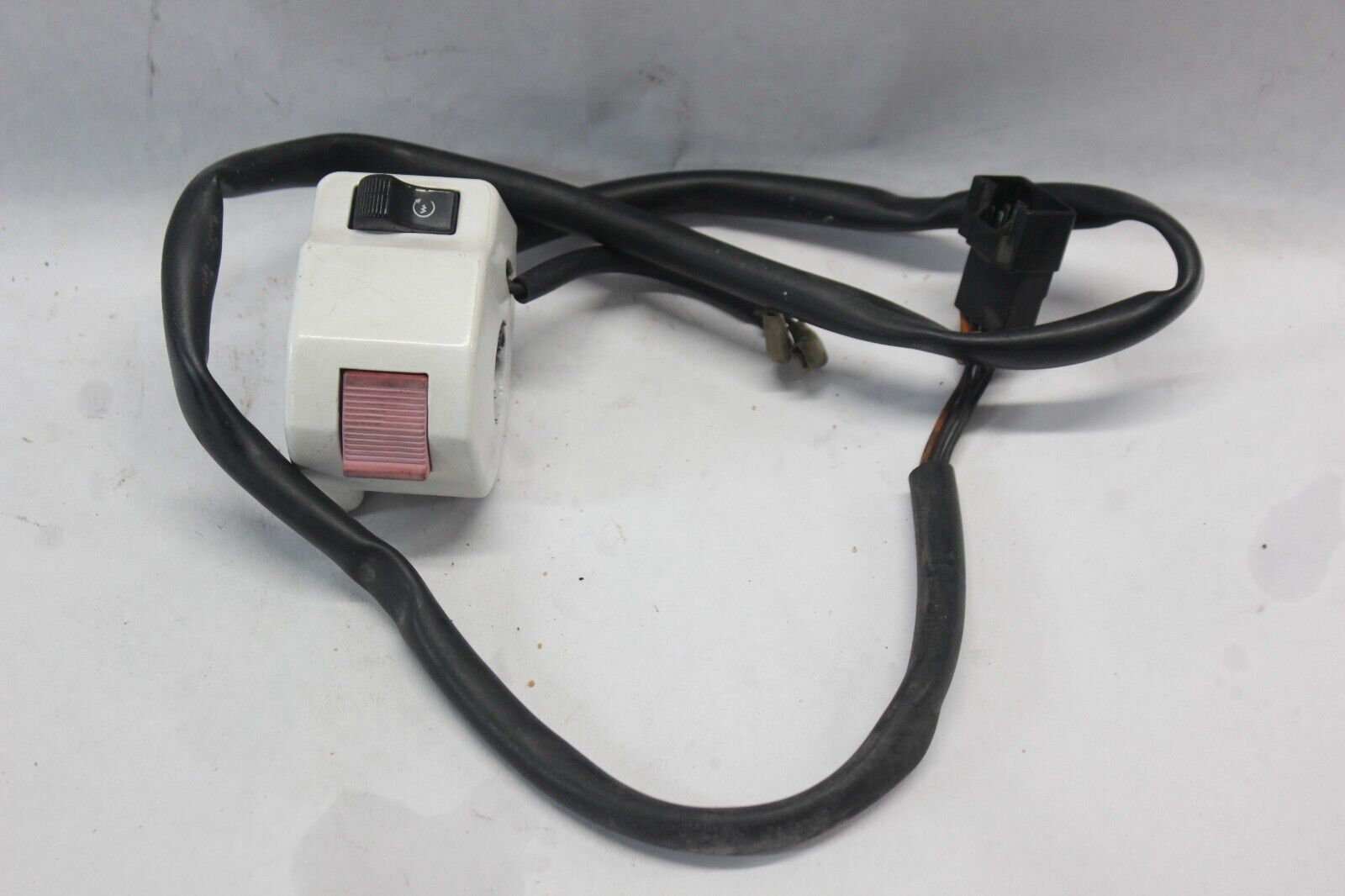 RIGHT (START/STOP) HANDLEBAR SWITCH ASSY 37200-41F80 2003 VL800 VOLUSIA