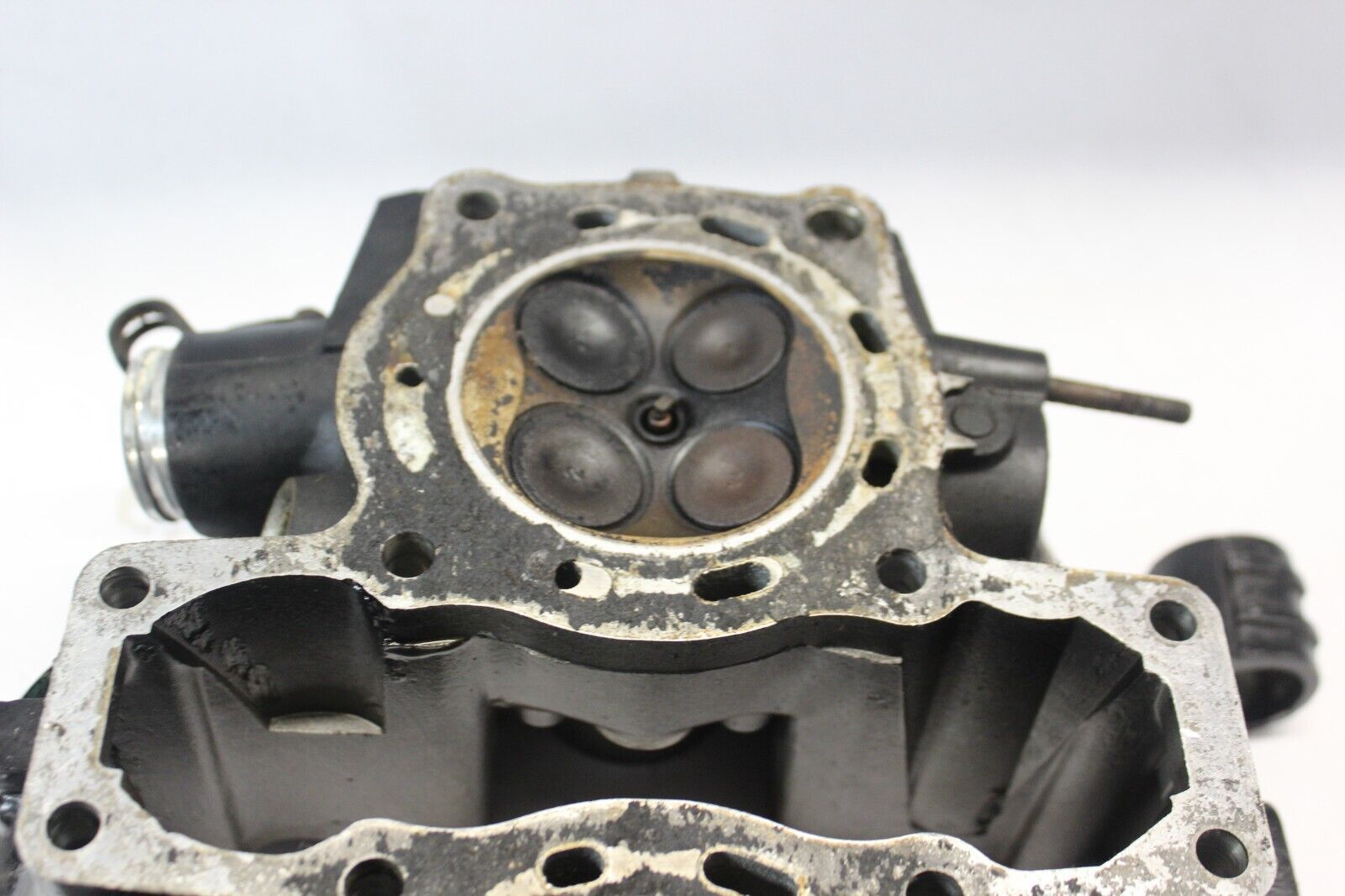 Rear Cylinder Head 12220-MB0-770 1984 HONDA VF700C