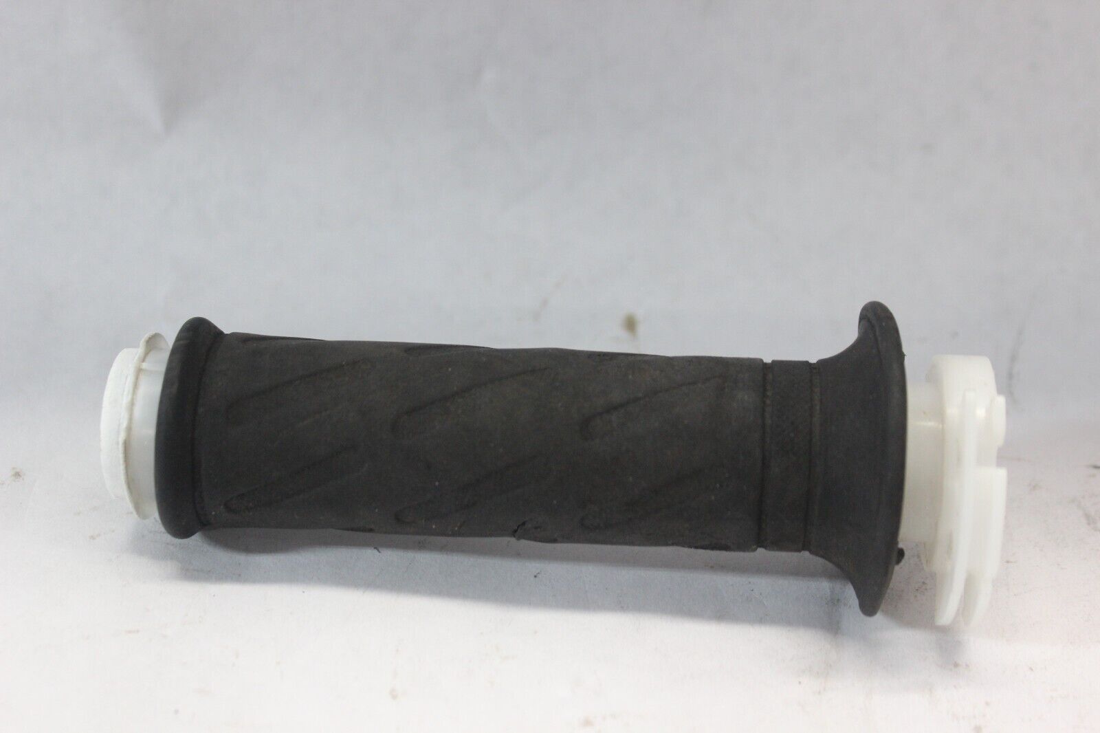 THROTTLE GRIP 57110-46E01 2006 BURGMAN AN650K6