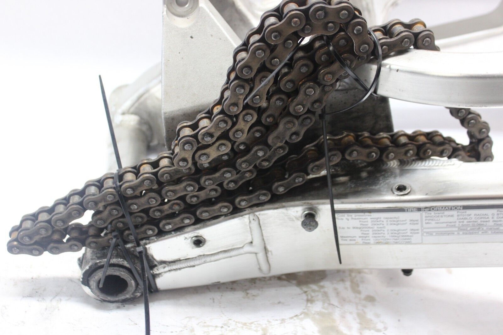 SWINGARM (52200-MEL-D40) DRIVE CHAIN 06405-MEL-003 2006 CBR1000RR