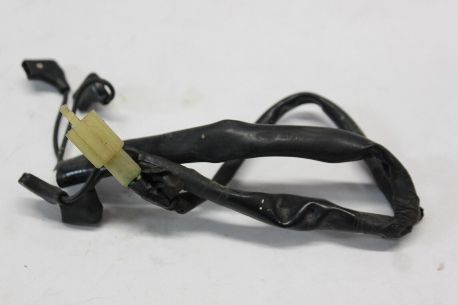HORN SUB-HARNESS 32106-MB4-000 1984 Honda VF700C