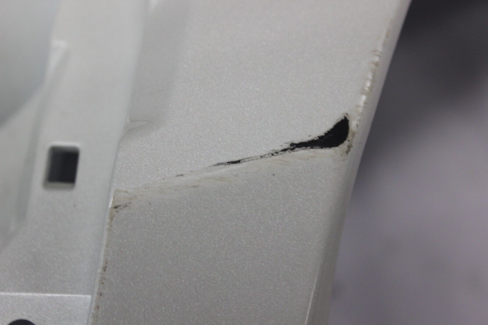 LEFT SIDE COVER (WHITE) 47211-10G31-YC3 2006 BURGMAN AN650K6