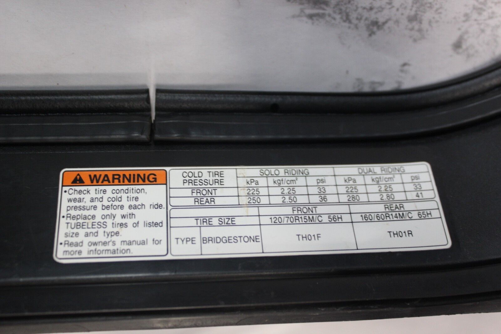 HELMET UPPER BOX 92221-10G10 2006 BURGMAN AN650K6