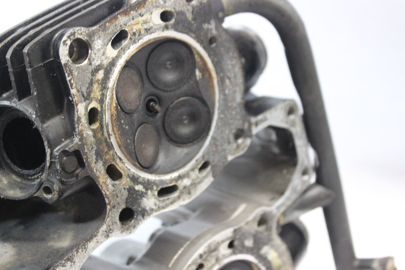 FRONT CYLINDER HEAD 12210-MB0-775 1984 HONDA VF700C