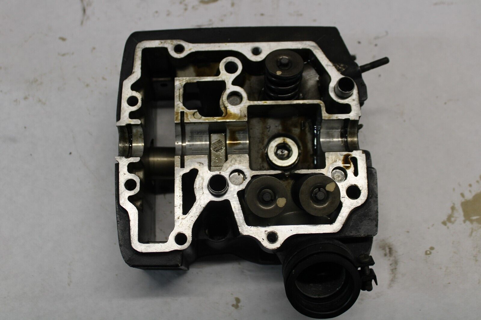 CYLINDER HEAD B 12220-ME9-000 1983 Honda VT750C Shadow