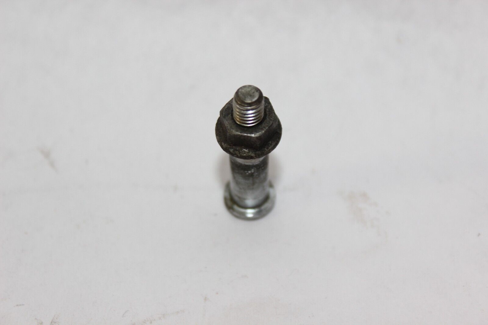 HANDLE LEVER PIVOT BOLT 90114-MA5-671 1984 VF500C Honda Magna