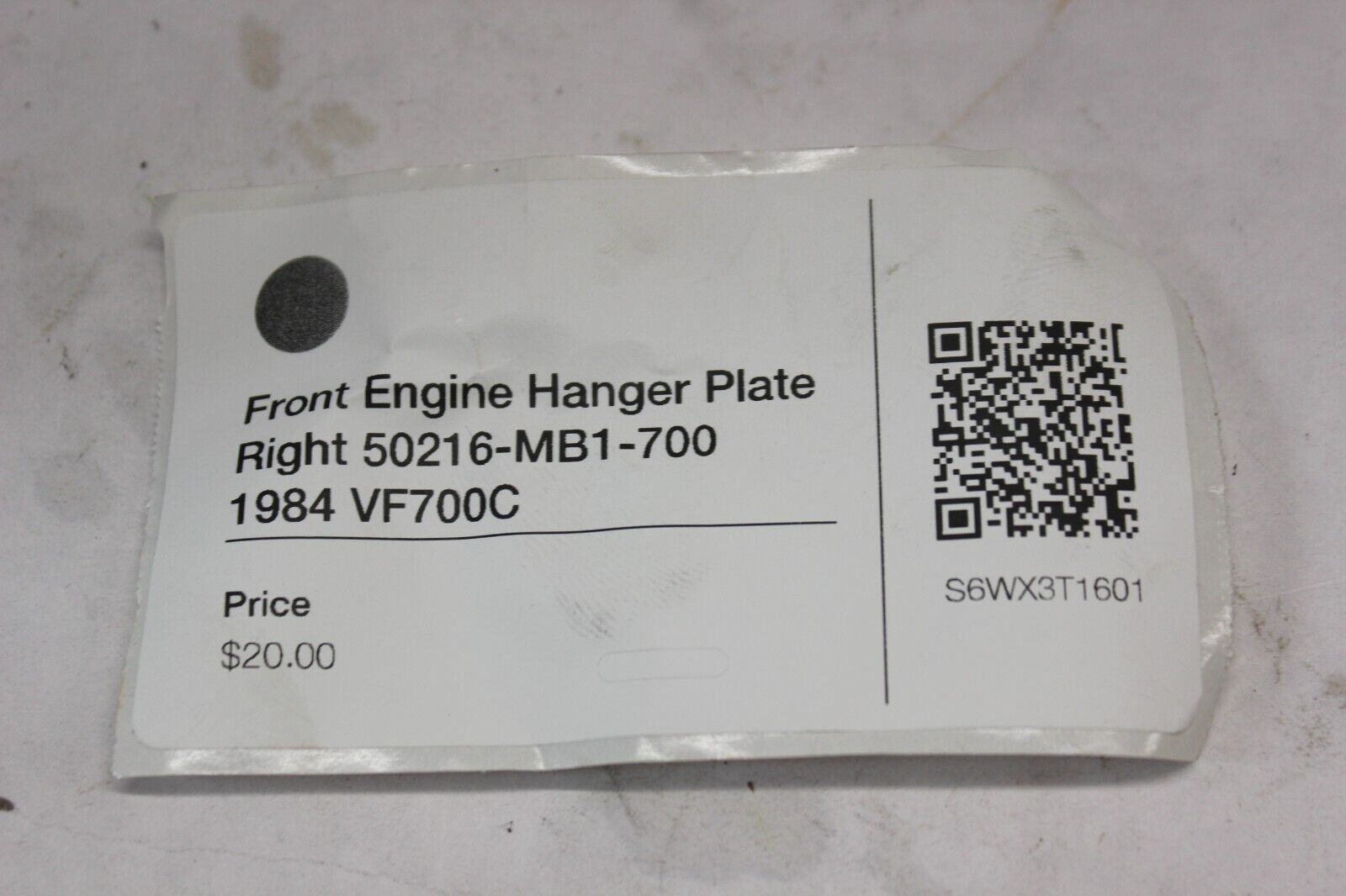 Front Engine Hanger Plate Right 50216-MB1-700 1984 Honda VF700C