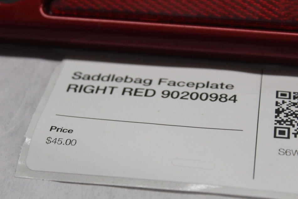 Saddlebag Faceplate RIGHT RED 90200984 HARLEY DAVIDSON