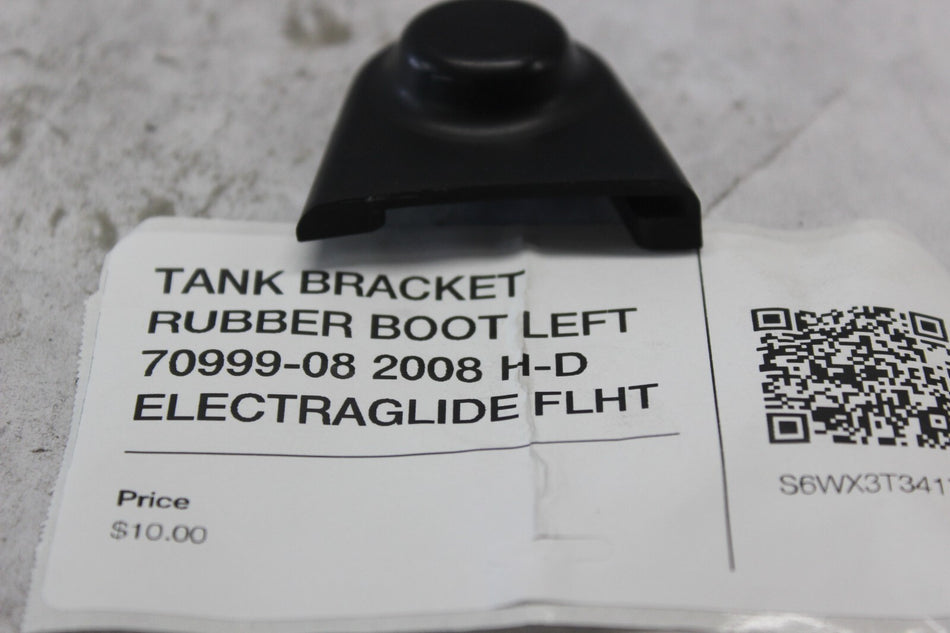 TANK BRACKET RUBBER BOOT LEFT 70999-08 2008 H-D ELECTRAGLIDE FLHT