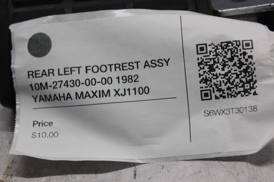 REAR LEFT FOOTREST ASSY 10M-27430-00-00 1982 YAMAHA MAXIM XJ1100