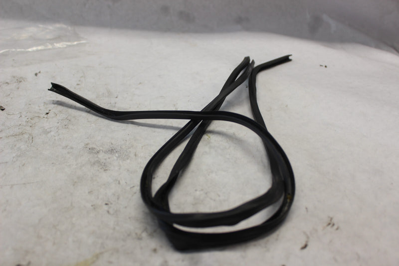 INNER FAIRING TRIM SEAL 29