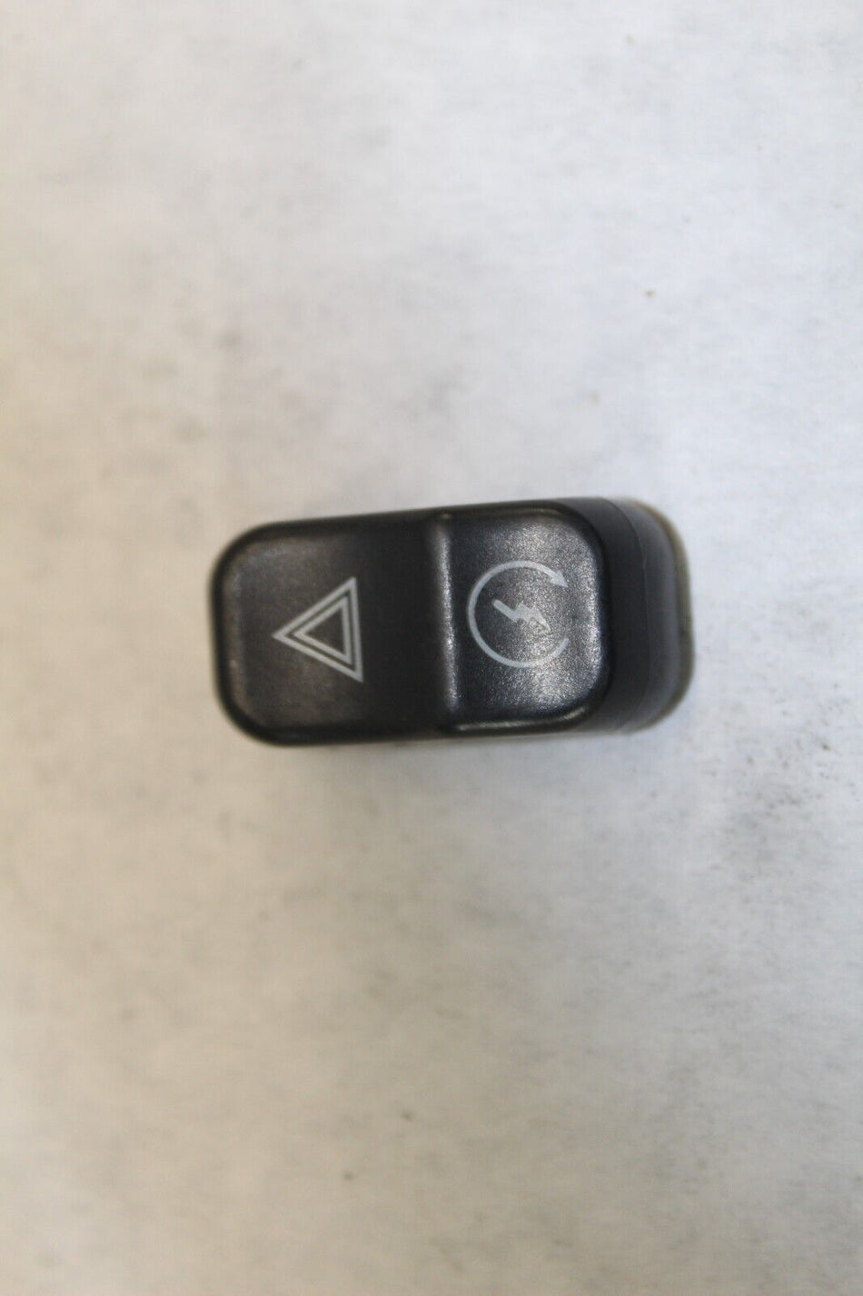 Start/Hazard Switch Cap BUTTON HARLEY DAVIDSON 71500049