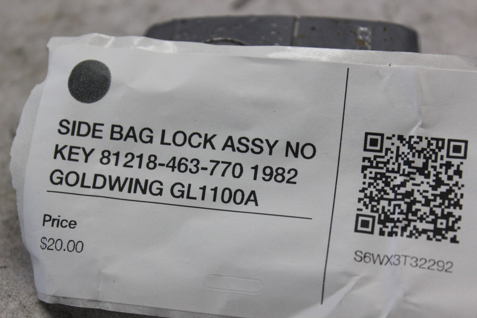 SIDE BAG LOCK ASSY NO KEY 81218-463-770 1982 GOLDWING GL1100A