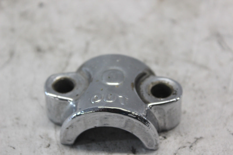 45835-00 CHROME Axle Holder HARLEY DAVIDSON