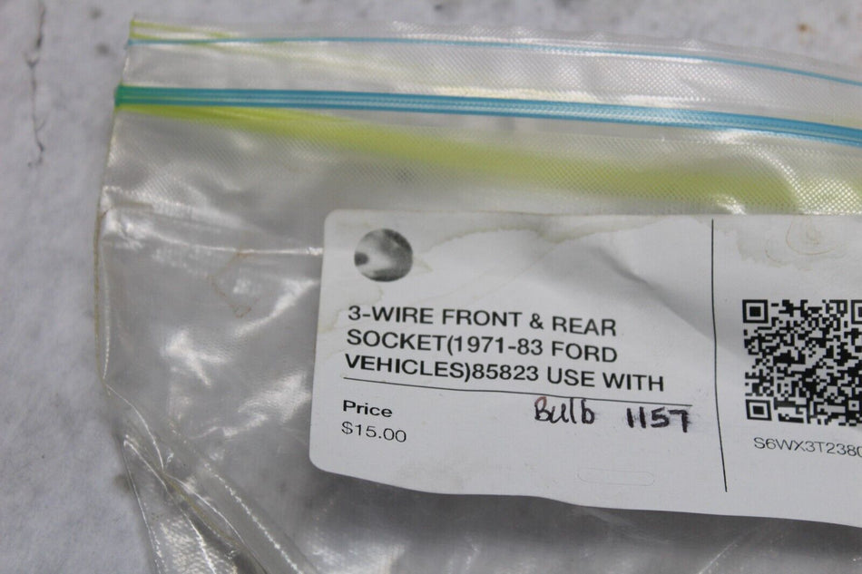3-WIRE FRONT & REAR SOCKET (1971-83 FORD VEHICLES) 85823 USE WITH 1157