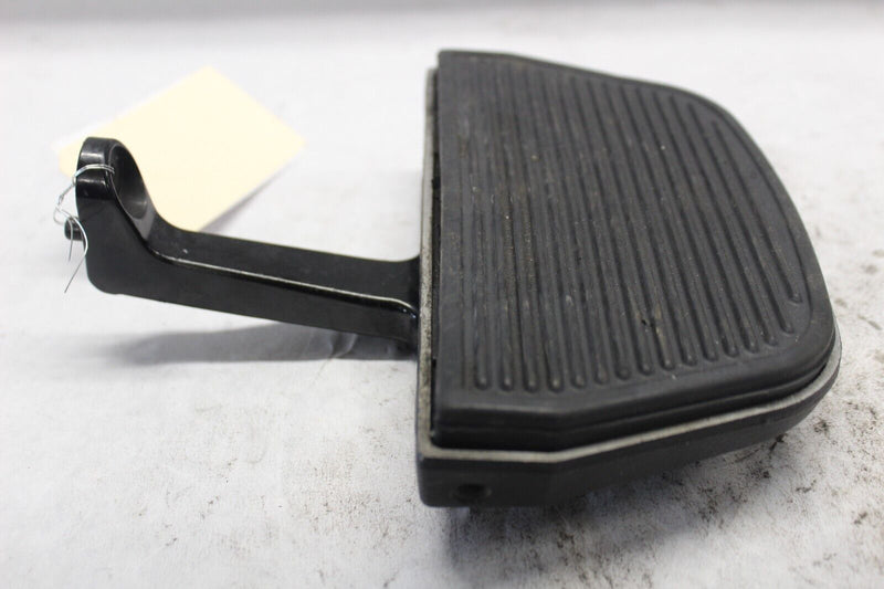 Passenger Floorboard Footboard 50613-91, Bracket 52719-10 2006 FLHT