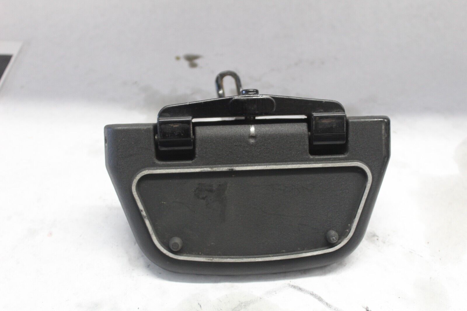 Passenger Floorboard Footboard 50613-91, Bracket HARLEY DAVIDSON 52719-10