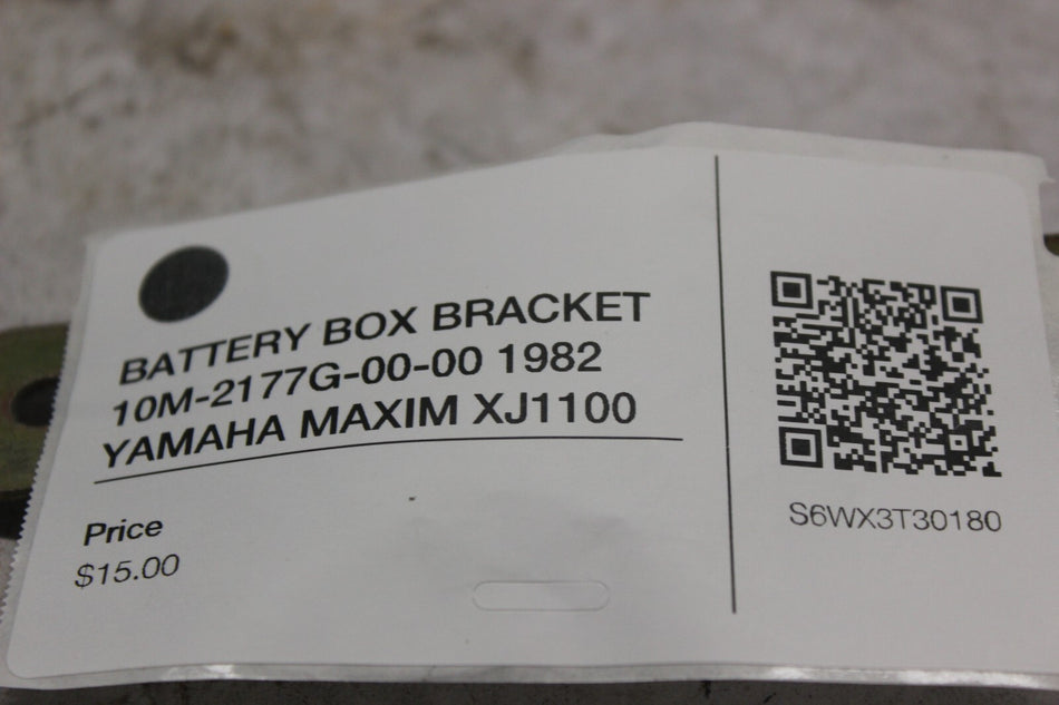 BATTERY BOX BRACKET 10M-2177G-00-00 1982 YAMAHA MAXIM XJ1100