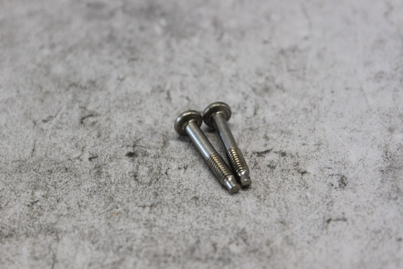 TAILLAMP LENS SCREW 2PCS 68026-99 2000 H-D ELECTRAGLIDE FLHT