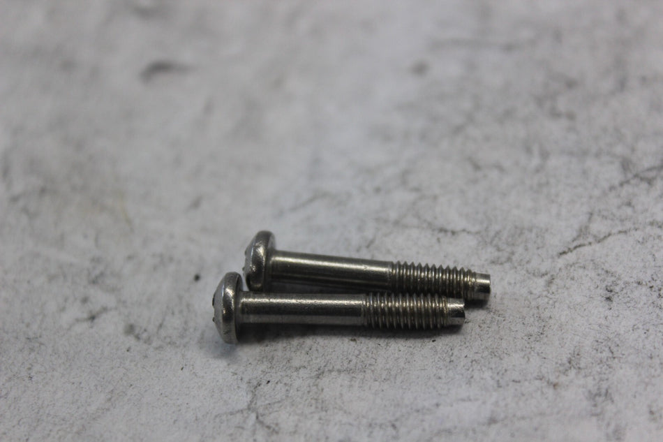 TAILLAMP LENS SCREW 2PCS 68026-99 2010 H-D ULTRA CLASSIC FLHTCU