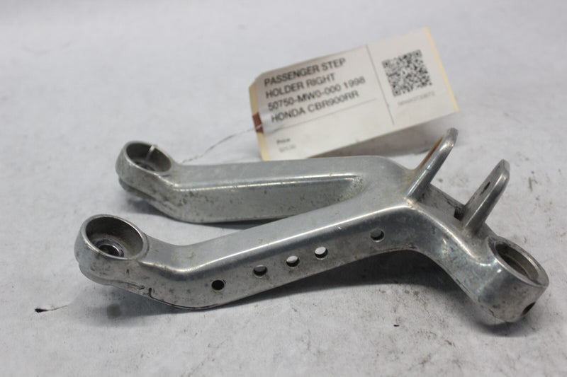 PASSENGER STEP HOLDER RIGHT 50750-MW0-000 1998 HONDA CBR900RR