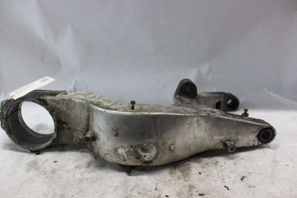 SWINGARM ASSY SEE PHOTOS 52200-MCW-D00 2002 HONDA VFR800 INTERCEPTOR