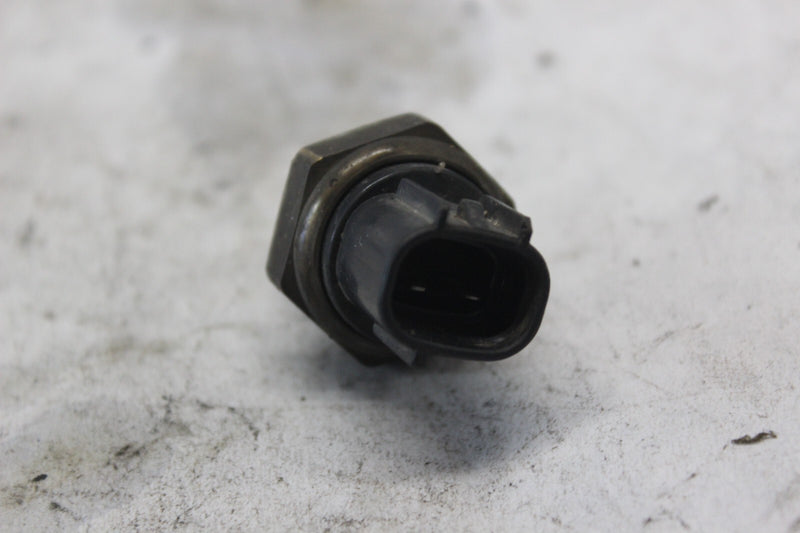 RADIATOR FAN SWITCH 17680-33E00 2002 SUZUKI GSX-R1000