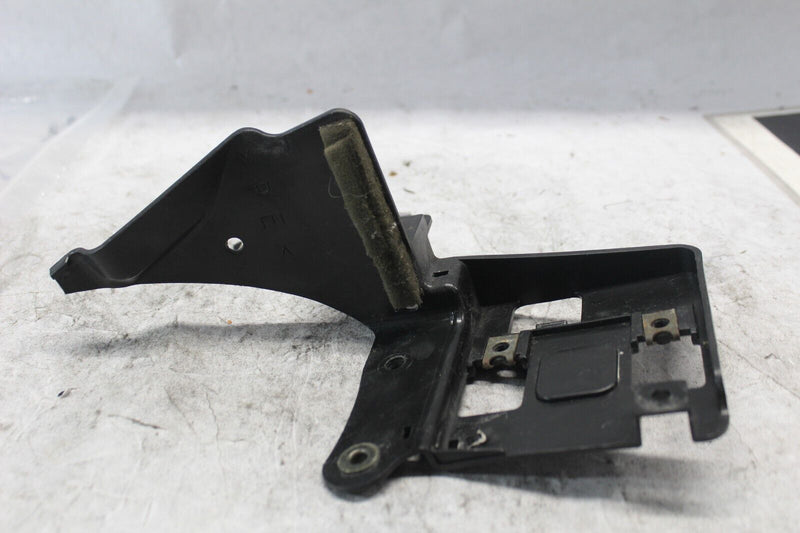 2C0-2836H-00-00 BRACKET 5 2007 YAMAHA R6