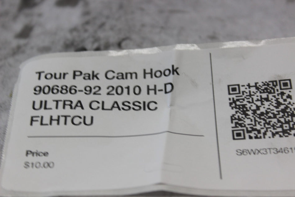Tour Pak Cam Hook 90686-92 2010 H-D ULTRA CLASSIC FLHTCU