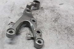 FRONT RIGHT FOOTREST BRACKET 2C0-27443-00-00 2007 YAMAHA R6 YZFR6