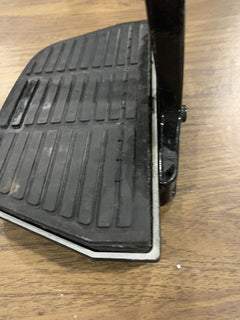 OEM Harley Davidson Passenger Floorboard 2001 Electraglide 52719-93 Bracket