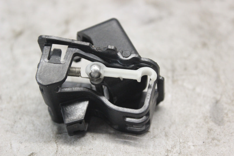 TOP DUCT BUTTON ASSY 29200035 2018 H-D STREETGLIDE