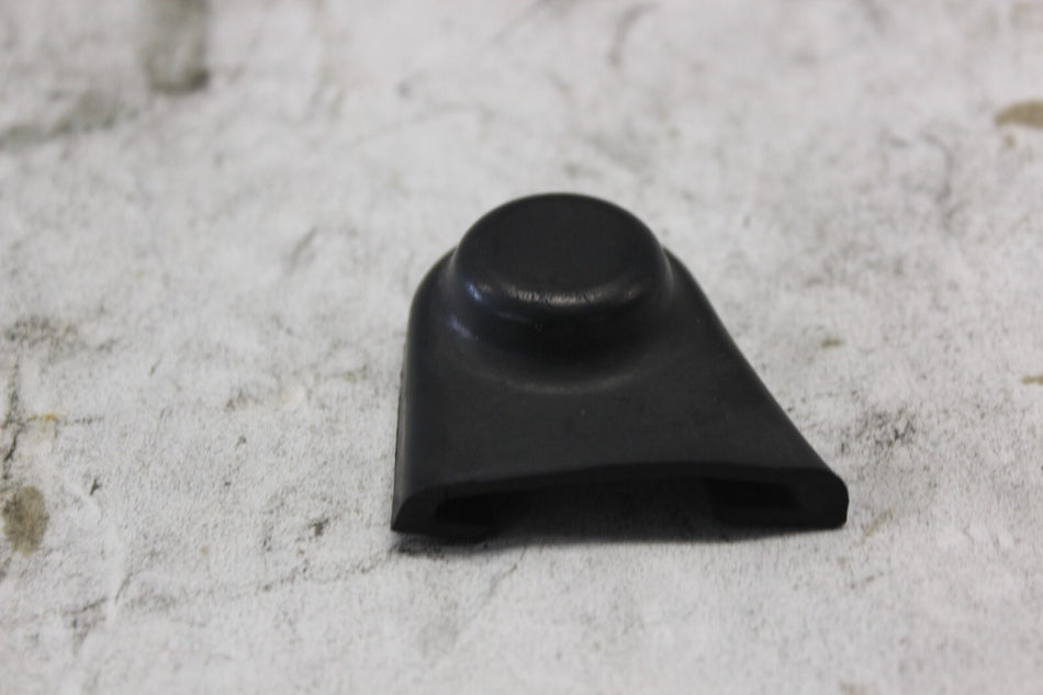 TANK BRACKET RUBBER BOOT LEFT 70999-08 2010 H-D ULTRA CLASSIC FLHTCU