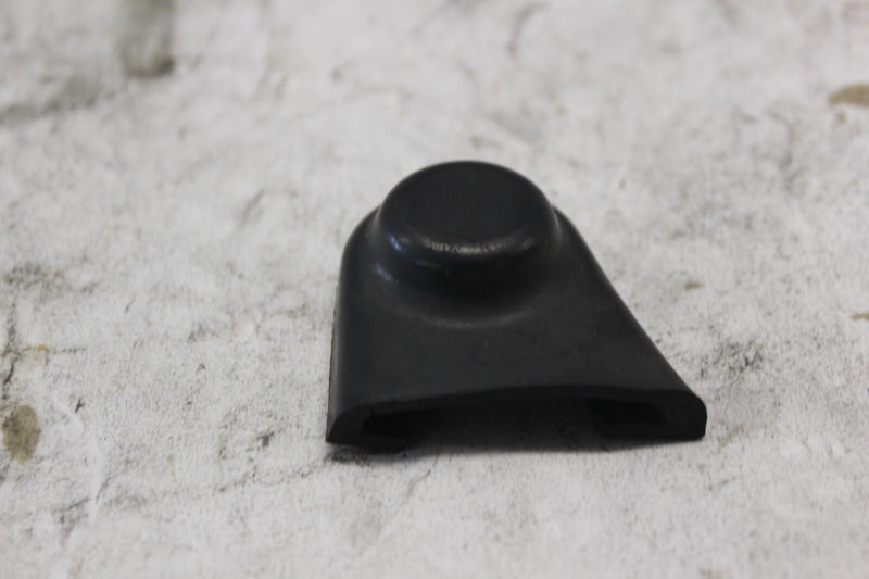 TANK BRACKET RUBBER BOOT LEFT 70999-08 2010 H-D ULTRA CLASSIC FLHTCU