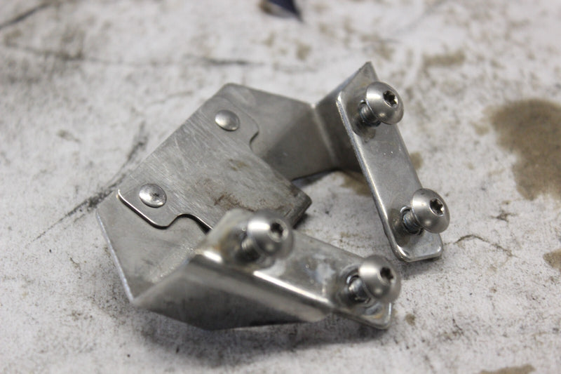 Saddlebag Lid Catch Bracket 90958-93 2010 H-D ULTRA CLASSIC FLHTCU