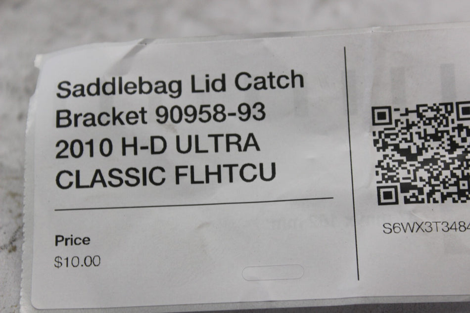 Saddlebag Lid Catch Bracket 90958-93 2010 H-D ULTRA CLASSIC FLHTCU