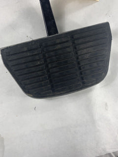 OEM Harley Davidson Passenger Footboard Bracket Pad 2008 Road King 50938-04