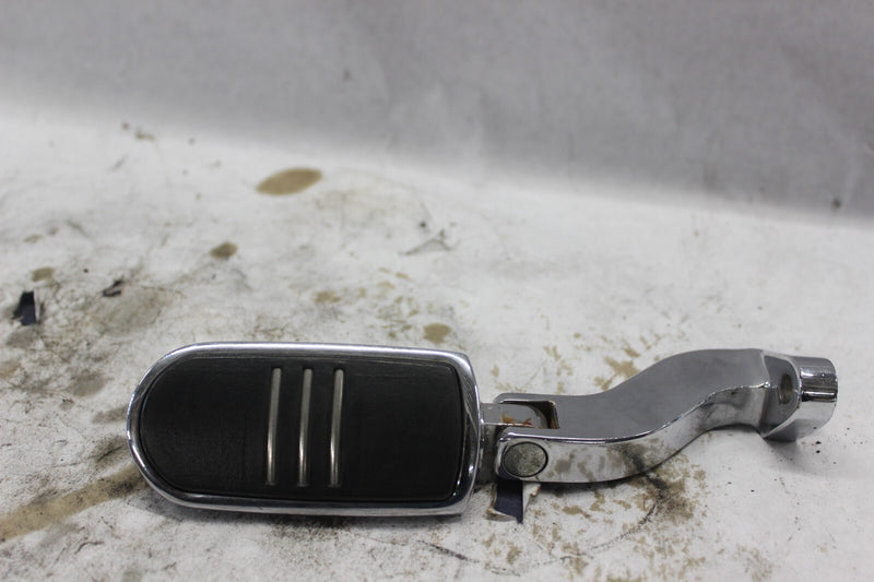 LEFT PASSENGER FOOTPEG W/ SUPPORT CHROME 49036-04 2010 H-D ULTRA CLASSIC FLHTCU