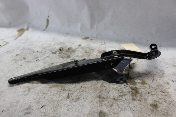 58479-86A INNER FAIRING BRACKET RIGHT 2000 H-D ELECTRAGLIDE FLHT