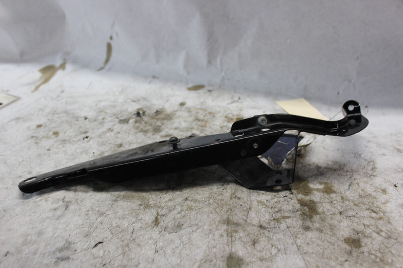 58479-86A INNER FAIRING BRACKET RIGHT 2000 H-D ELECTRAGLIDE FLHT