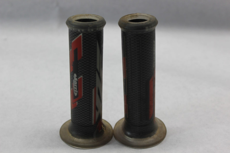 YZF RACING GRIPS CARBON BLK/RED 4FM-26241-01-00 2007 YAMAHA YZF600R