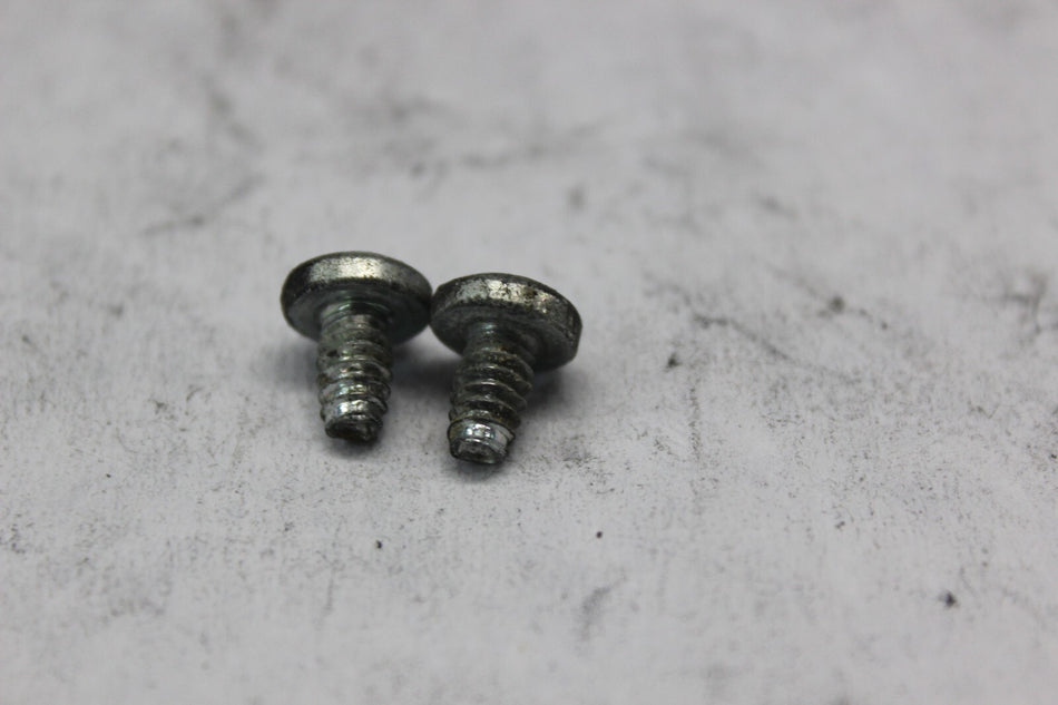 TANK CONSOLE SCREW (2) 4194 2008 H-D ELECTRAGLIDE FLHT