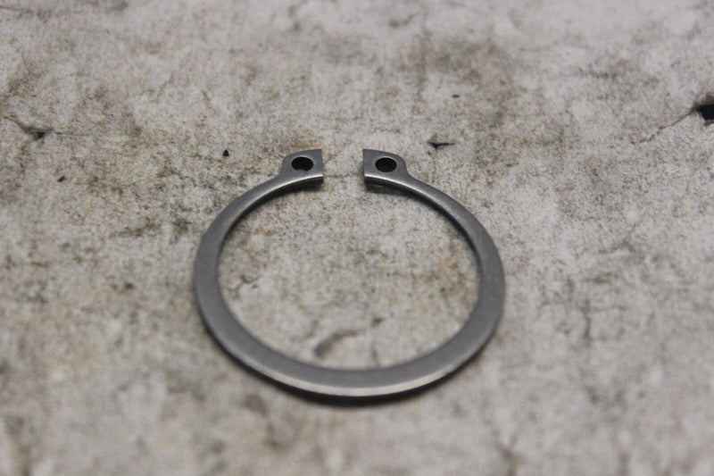 CLUTCH BASKET RETAINING RING 37904-90 2001 H-D SOFTAIL DUECE FXSTD
