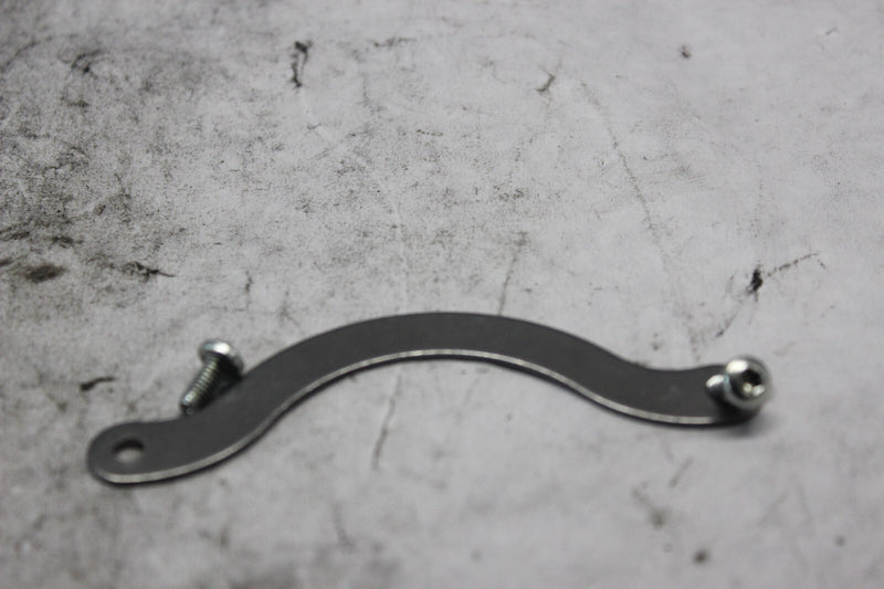 BEARING RETAINING PLATE W/ SCREWS 35093-00 2001 H-D SOFTAIL DUECE FXSTD