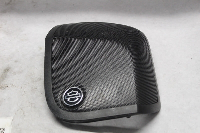 76001027 SADDLEBAG GRILL RIGHT HARLEY DAVIDSON