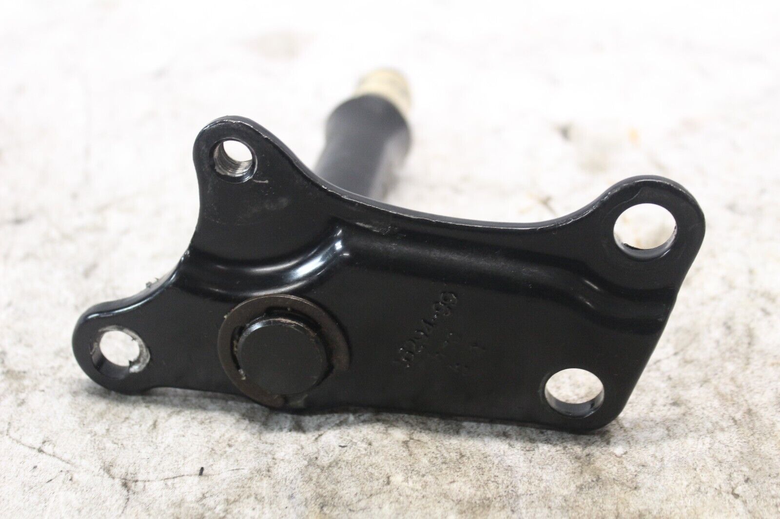 Forward Control Bracket 16294-99 LOWER RIGHT ENGINE MOUNT FORWARD CONTROL BRACKET 1998 HD XL88 ...