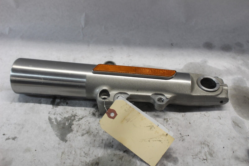 Lower Fork Slider RIGHT SHOWA HARLEY DAVIDSON G5H3-00-R 45400103